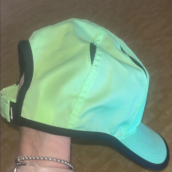 Nike Bright Neon Green Sports Cap - Picture 6 of 9